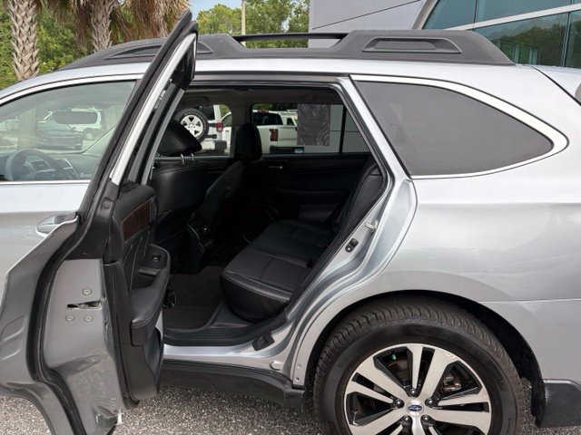 Used 2019 Subaru Outback 2.5i Limited AWD/4WD image 25