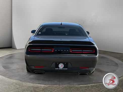 Used 2018 Dodge Challenger R/T Scat Pack w/ Leather Interior Group RWD image 6