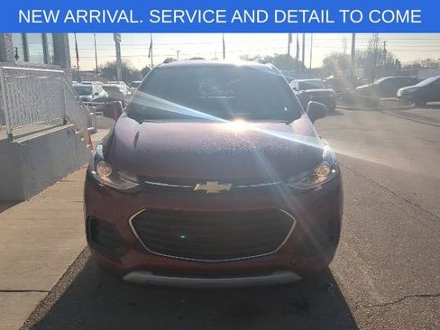 Used 2018 Chevrolet Trax LT w/ LT Convenience Package FWD image 8