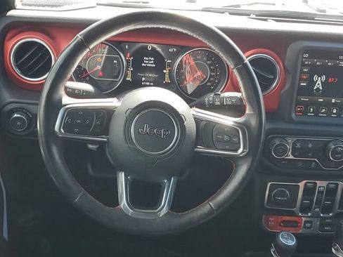 Used 2018 Jeep Wrangler Unlimited Rubicon AWD/4WD image 12