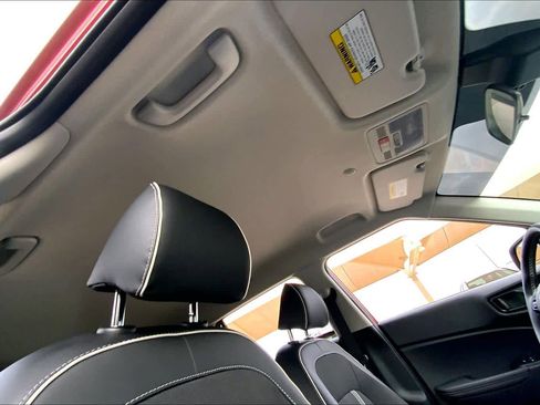 Certified 2025 Hyundai Venue Limited image 13