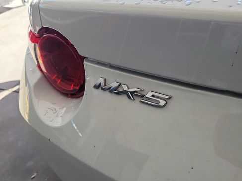 Used 2016 MAZDA MX-5 Miata Grand Touring RWD image 19