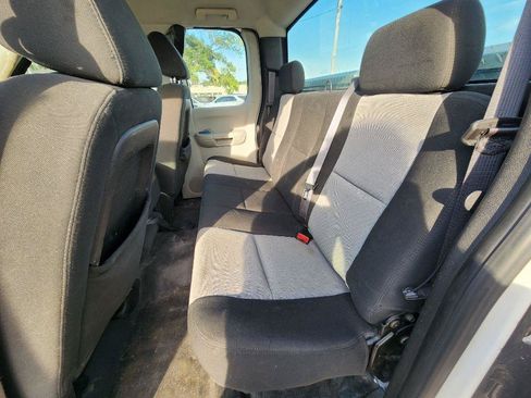 Used 2009 GMC Sierra 2500 W/T w/ Snow Plow Prep Package AWD/4WD image 18
