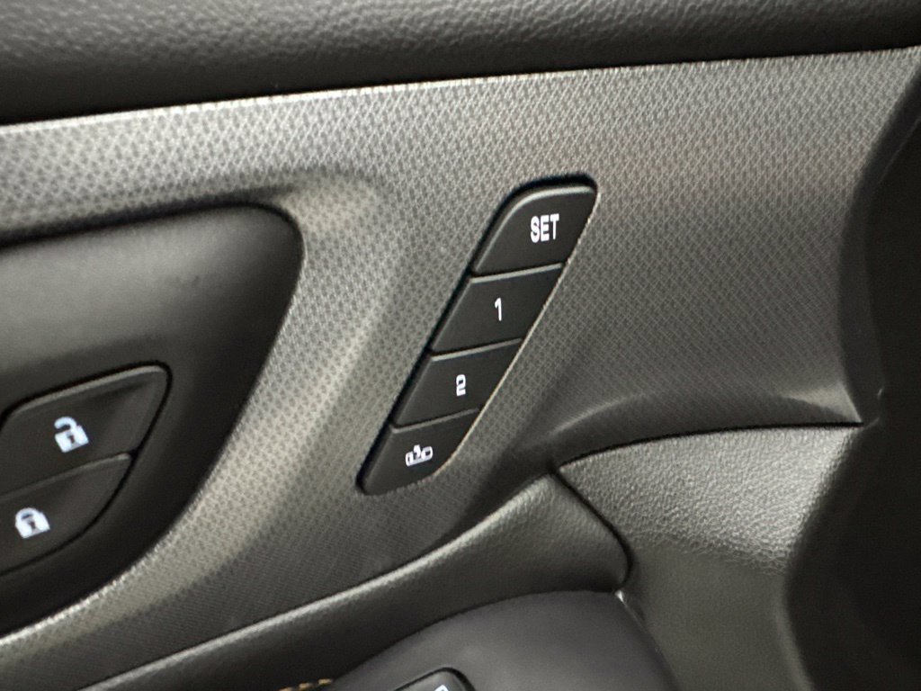Used 2021 Chevrolet Traverse Premier w/ LPO, Floor Liner Package AWD/4WD image 25