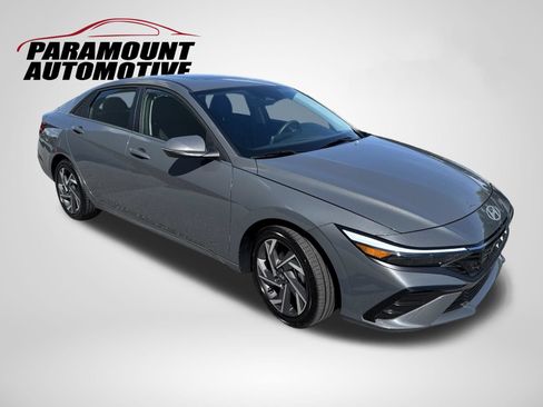 Certified 2026 Hyundai Elantra Limited FWD image 3
