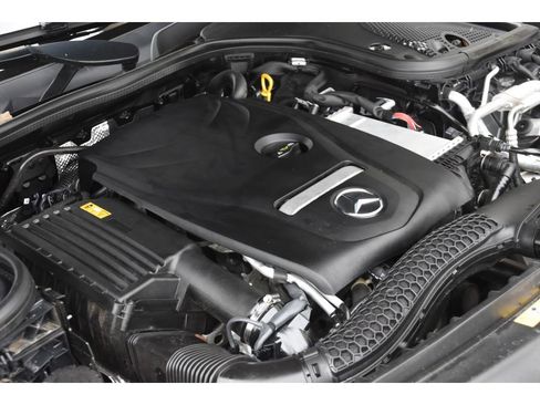 Used 2019 Mercedes-Benz E 300 4MATIC image 25