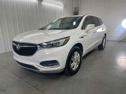 Used 2020 Buick Enclave Essence image 1