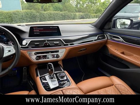 Used 2022 BMW M760i xDrive w/ Luxury Rear Seating Package AWD/4WD image 16
