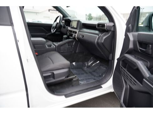 Used 2024 Toyota Tacoma SR image 26