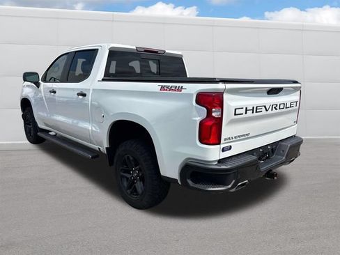 Used 2021 Chevrolet Silverado 1500 LT Trail Boss w/ Convenience Package II AWD/4WD image 3