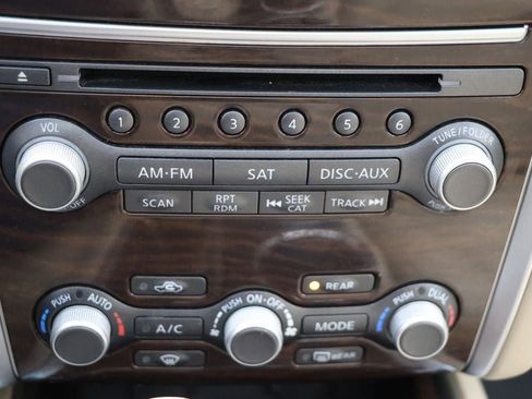 Used 2015 Nissan Pathfinder SL w/ SL Premium Package image 28