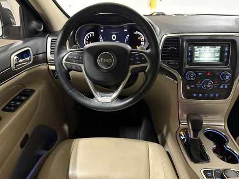 Used 2017 Jeep Grand Cherokee Limited AWD/4WD image 11