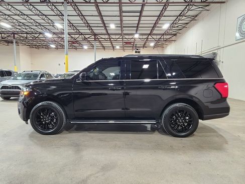 Used 2022 Ford Expedition XLT image 7