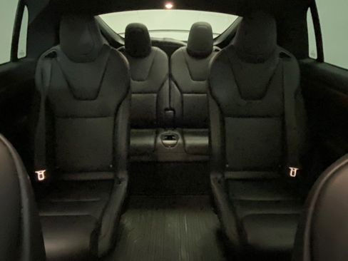 Used 2018 Tesla Model X 75D image 34