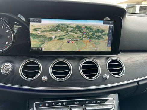 Used 2017 Mercedes-Benz E 400 4MATIC Wagon image 19