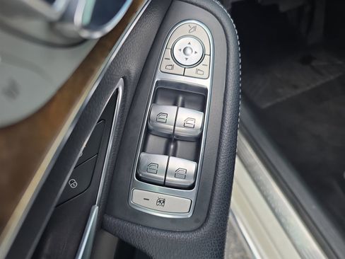 Used 2018 Mercedes-Benz C 300 4MATIC Sedan image 14