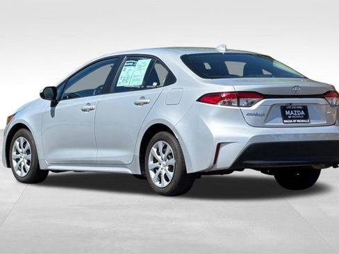 Used 2024 Toyota Corolla LE image 7
