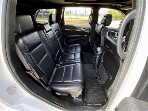 Used 2020 Jeep Grand Cherokee Limited w/ Luxury Group II image 19