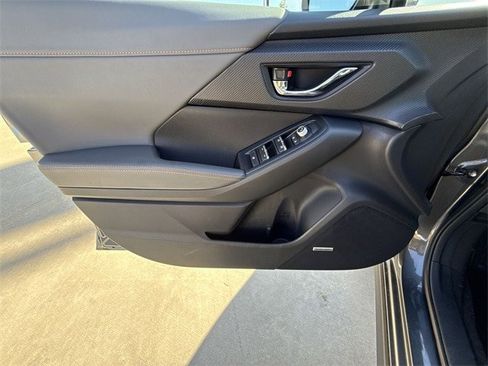 New 2025 Subaru Crosstrek 2.5i Limited w/ Crosstrek Mirror Package image 13