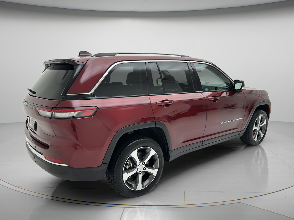 Used 2023 Jeep Grand Cherokee 4WD 4xe image 5