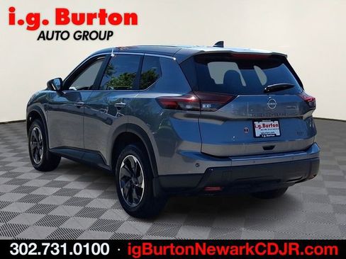 Used 2025 Nissan Rogue SV AWD/4WD image 4