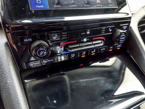 Used 2022 Jeep Grand Cherokee L Limited image 22