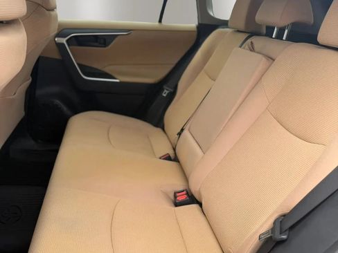 Used 2019 Toyota RAV4 LE w/ All Weather Liner Package AWD/4WD image 18