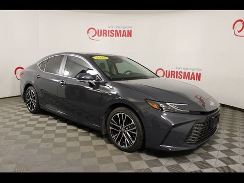 Used 2025 Toyota Camry XLE w/ Premium Plus Package AWD/4WD image 11
