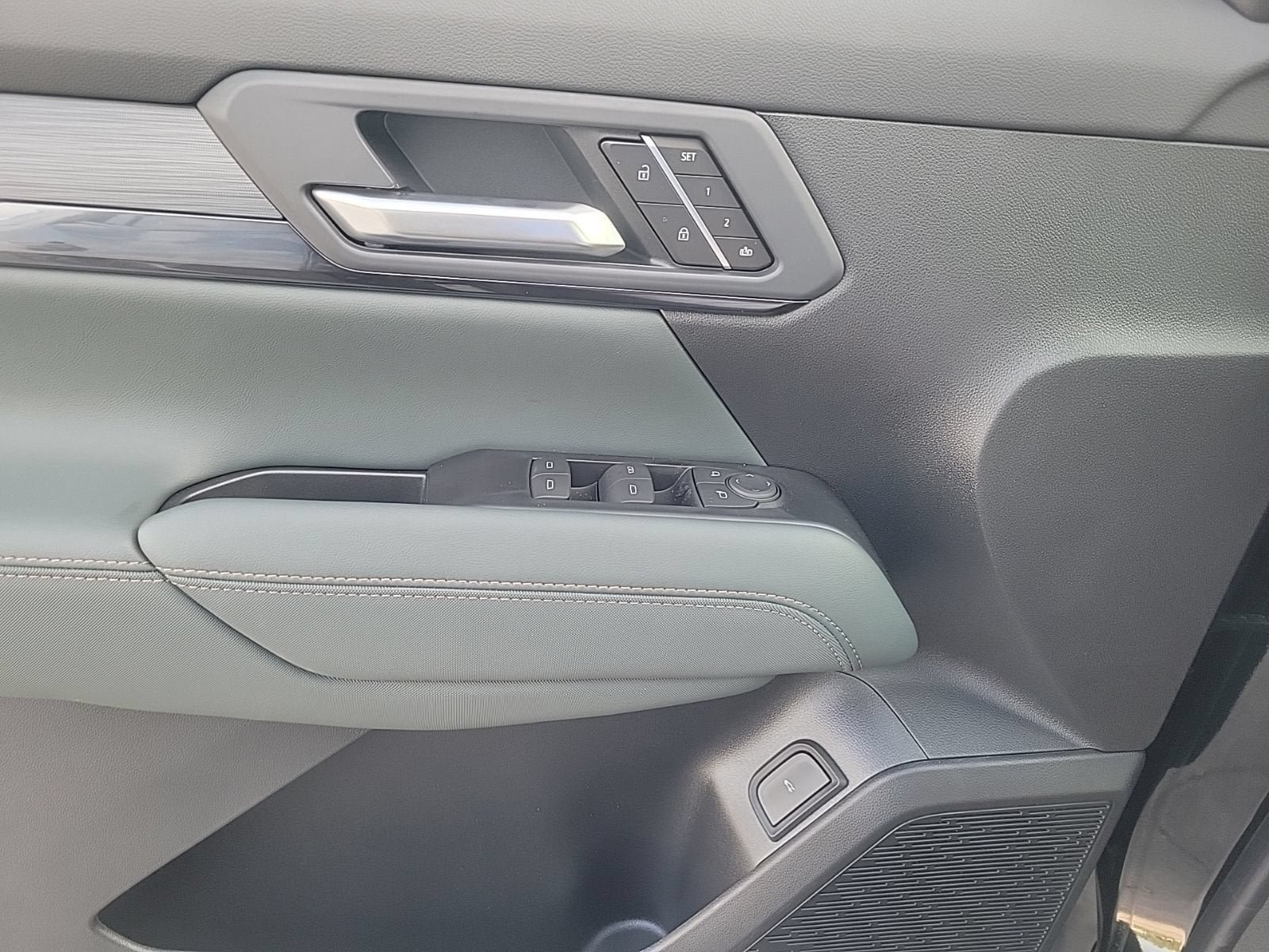 New 2027 GMC Terrain AT4 w/ Convenience Package III AWD/4WD image 14