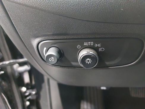 Used 2023 Chevrolet Equinox LT w/ Driver Convenience Package image 27