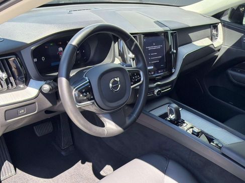 Used 2025 Volvo XC60 B5 Plus AWD/4WD image 4