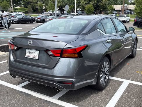 Certified 2025 Nissan Altima 2.5 SV w/ SV Premium Package FWD image 7