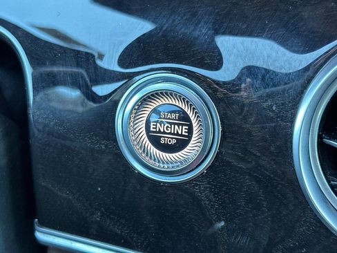 Used 2018 Mercedes-Benz E 300 image 27