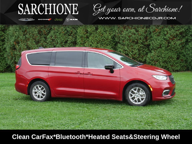 Used 2025 Chrysler Pacifica Select FWD image 1