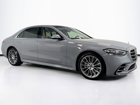Certified 2025 Mercedes-Benz S 580 4MATIC Sedan image 3