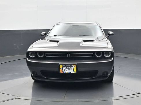 Used 2015 Dodge Challenger SXT Plus w/ Technology Group RWD image 2