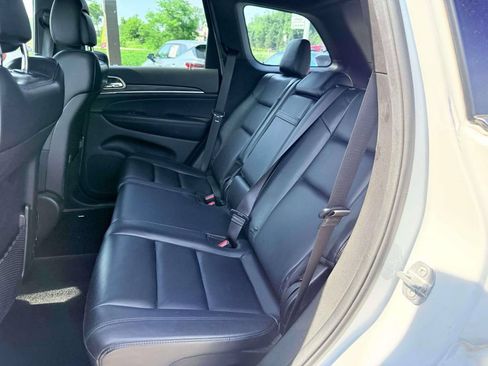 Used 2019 Jeep Grand Cherokee Limited w/ Trailer Tow Group IV AWD/4WD image 12