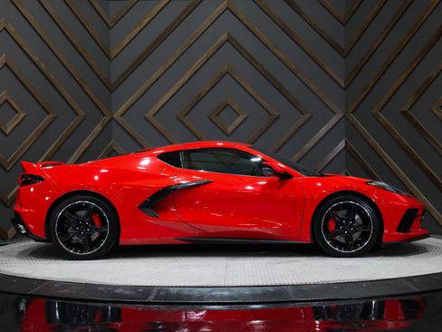 Used 2020 Chevrolet Corvette Stingray Premium Cpe w/ 3LT Preferred Equipment Group image 11