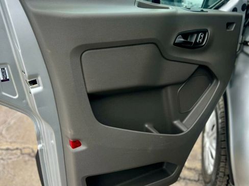 Used 2023 Ford E-Transit T-350 image 12