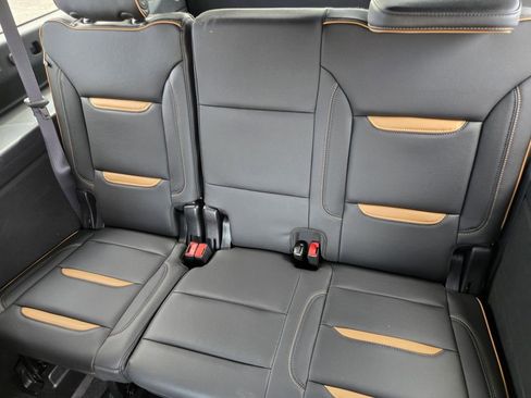 Used 2024 GMC Yukon XL AT4 w/ Technology Package image 19