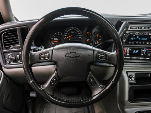 Used 2006 Chevrolet Suburban LT w/ Preferred Equipment Group RWD image 20