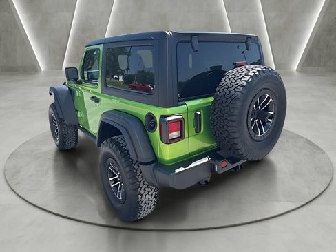 Used 2025 Jeep Wrangler Sport AWD/4WD image 5
