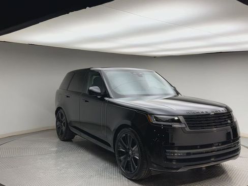 Certified 2025 Land Rover Range Rover SE image 8