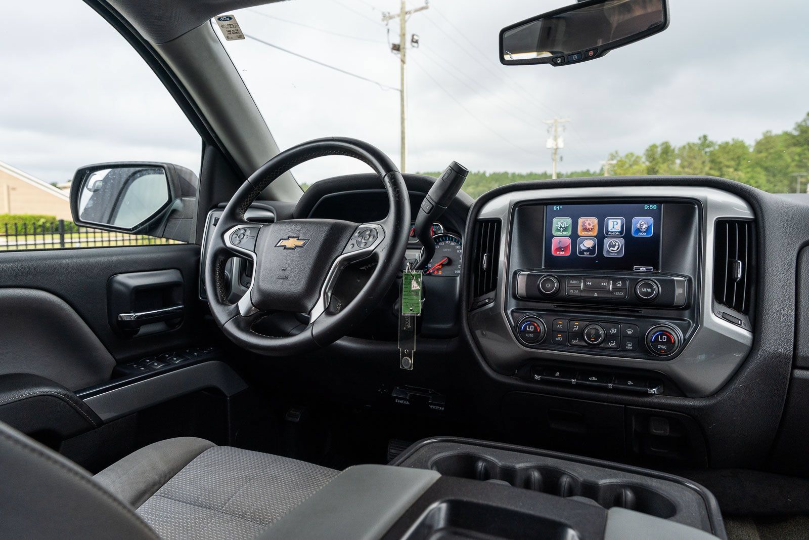 Used 2015 Chevrolet Silverado 1500 LT w/ LT Convenience Package AWD/4WD image 29