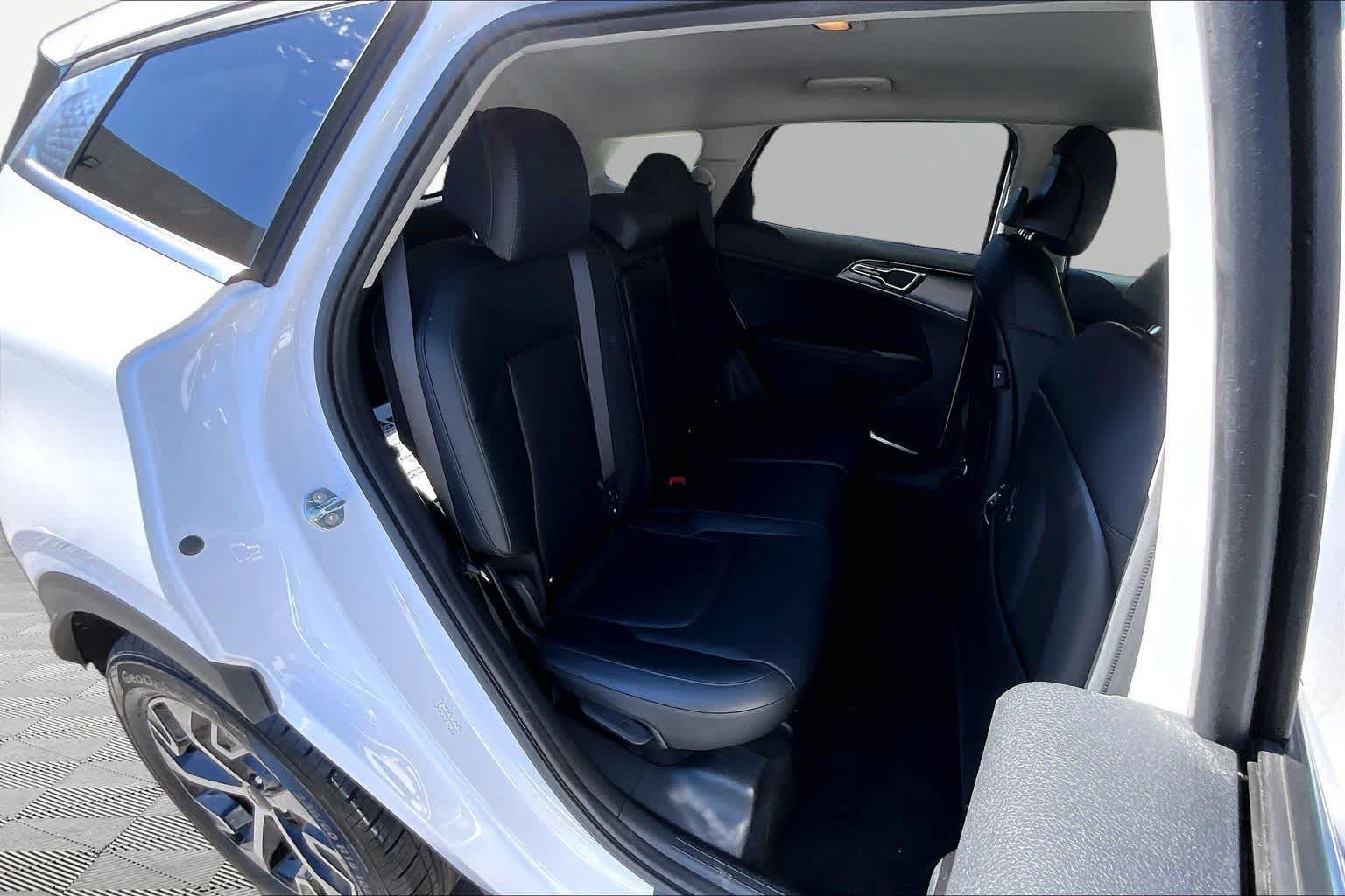 Used 2023 Kia Sportage EX FWD image 19
