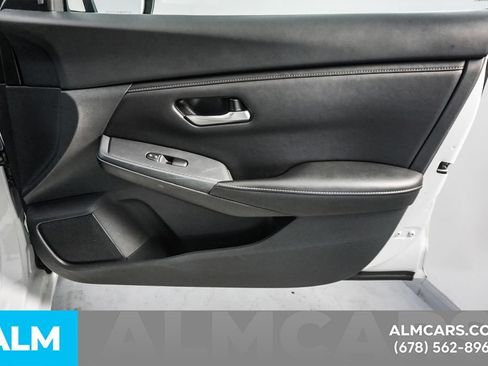 Used 2024 Nissan Sentra SV FWD image 39