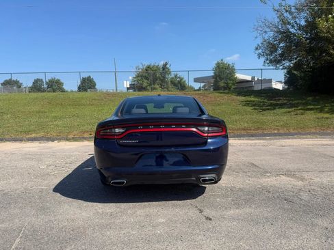 Used 2015 Dodge Charger SE RWD image 7