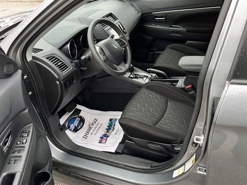 Used 2025 Mitsubishi Outlander Sport ES image 13