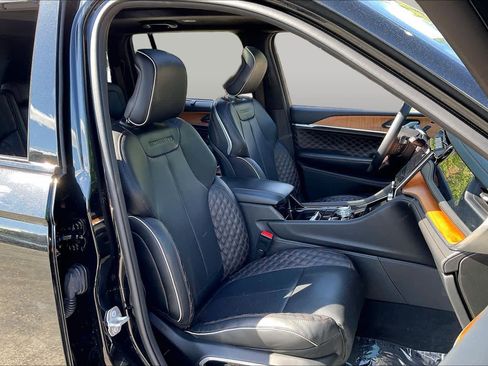 Used 2022 Jeep Grand Cherokee Summit AWD/4WD image 8
