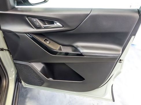 Used 2025 Chevrolet Equinox LT w/ Midnight Edition image 30